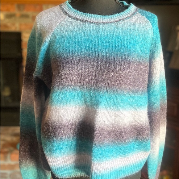 Steve Madden multi blue/grey sweater XL NWT - Picture 2 of 4